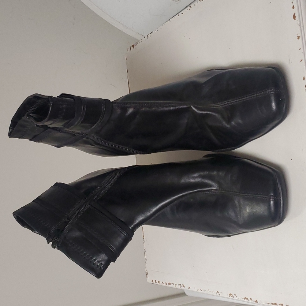 Used Aerology Ankle Boots - Picture 2 of 4